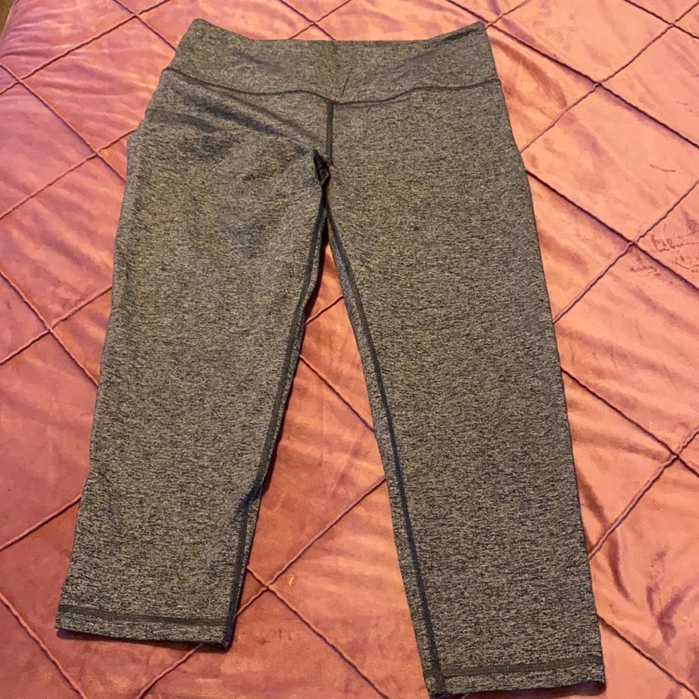 VSX Knockout Capri Leggings